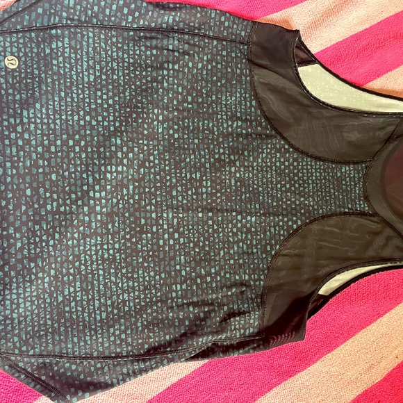 Lululemon top - Picture 2 of 3